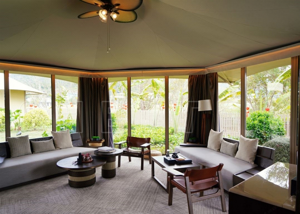 玻璃酒店帐篷和PVC布酒店帐篷对比